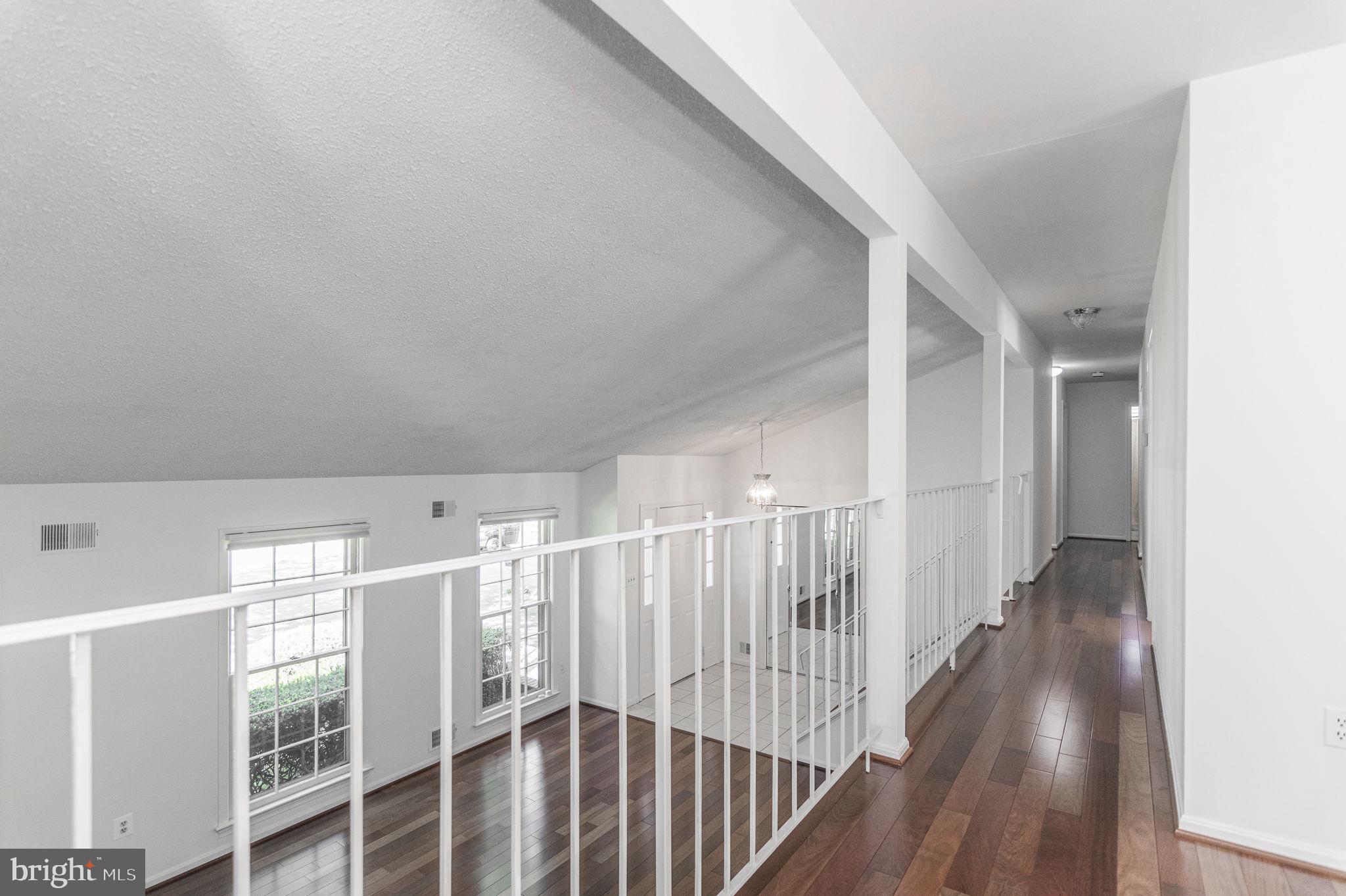 6237 Wilmette Drive Burke, VA 22015 - Photo 8 of 42 Upper Level Hall