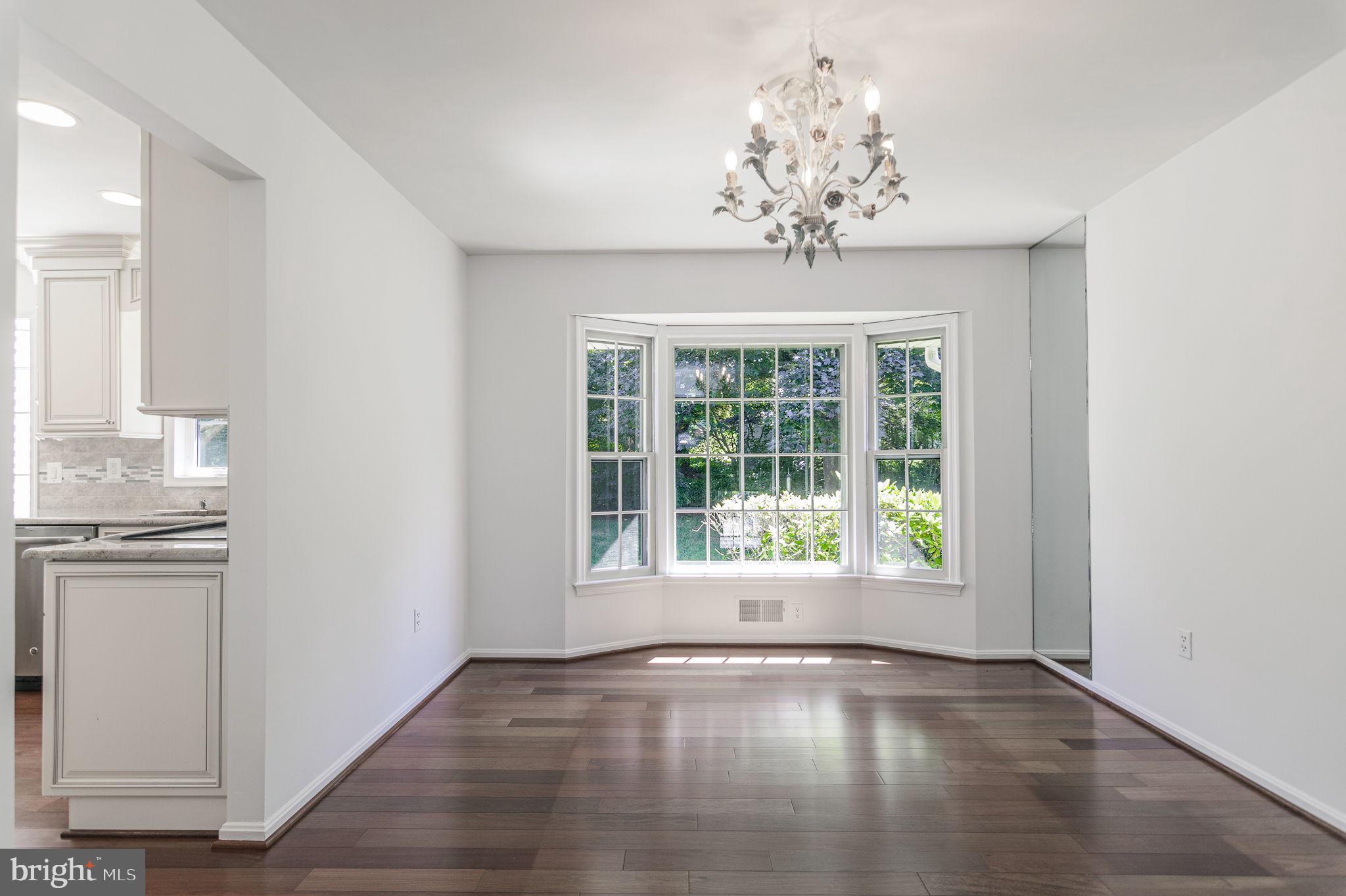 6237 Wilmette Drive Burke, VA 22015 - Photo 10 of 42 Dining Room