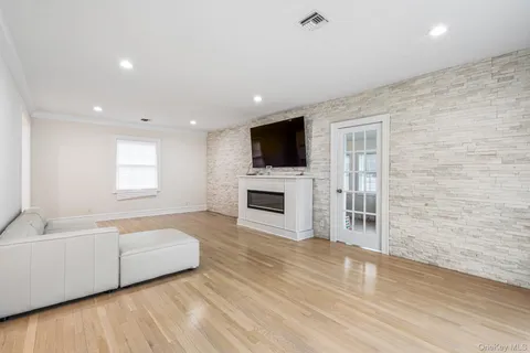 $1,250,000 | 30 Alicia Court, Hempstead, NY 11550