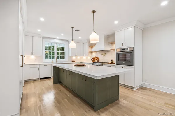 $1,250,000 | 30 Alicia Court, Hempstead, NY 11550