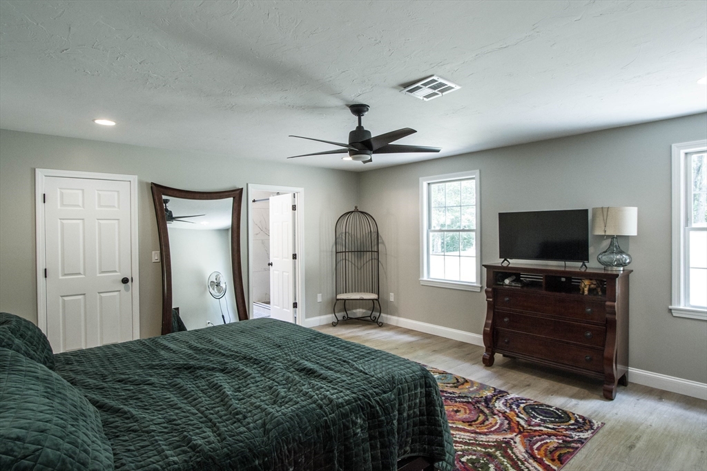 47 East Baylies Road Charlton, MA 01507 - Photo 24 of 42