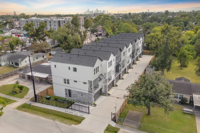 $2,650 | 717 Janisch Road, Unit D, Houston, TX 77018