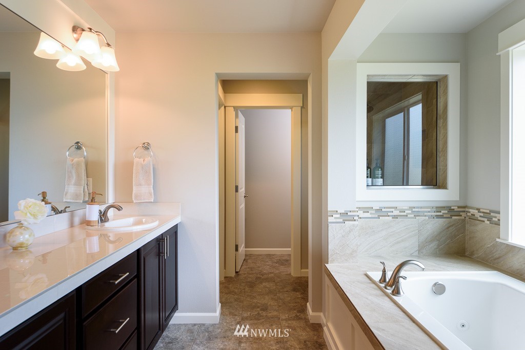 5602 Northeast 9th Street Renton, WA 98059 - Photo 14 of 25