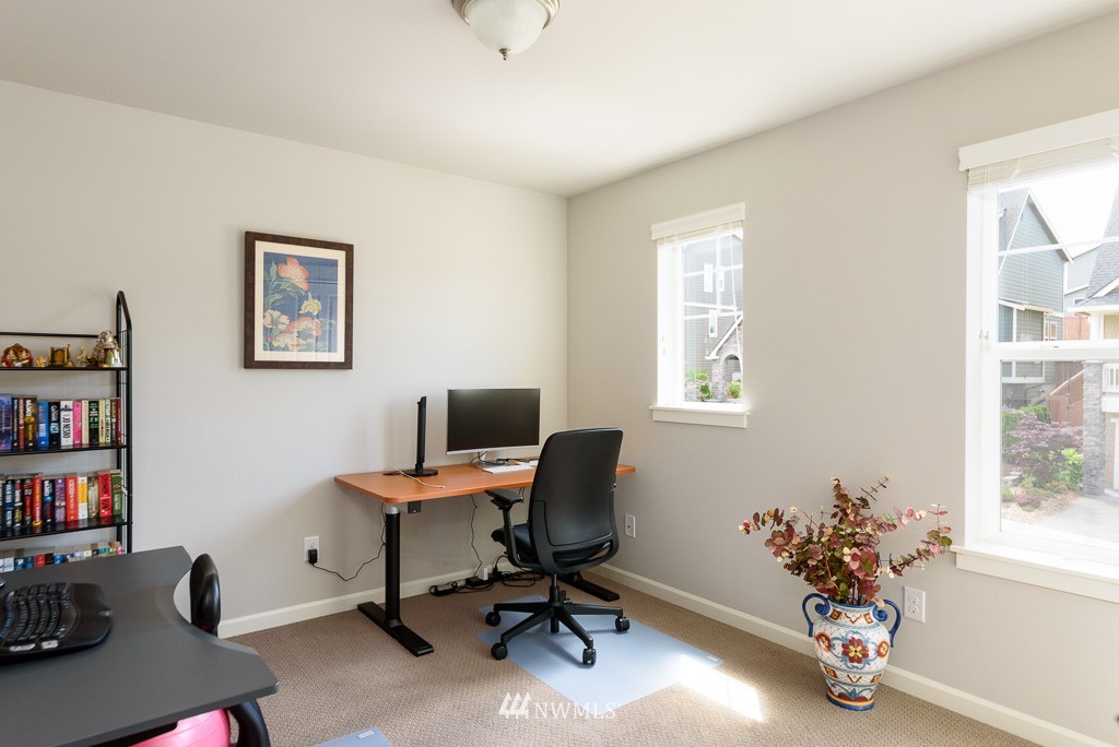 5602 Northeast 9th Street Renton, WA 98059 - Photo 18 of 25