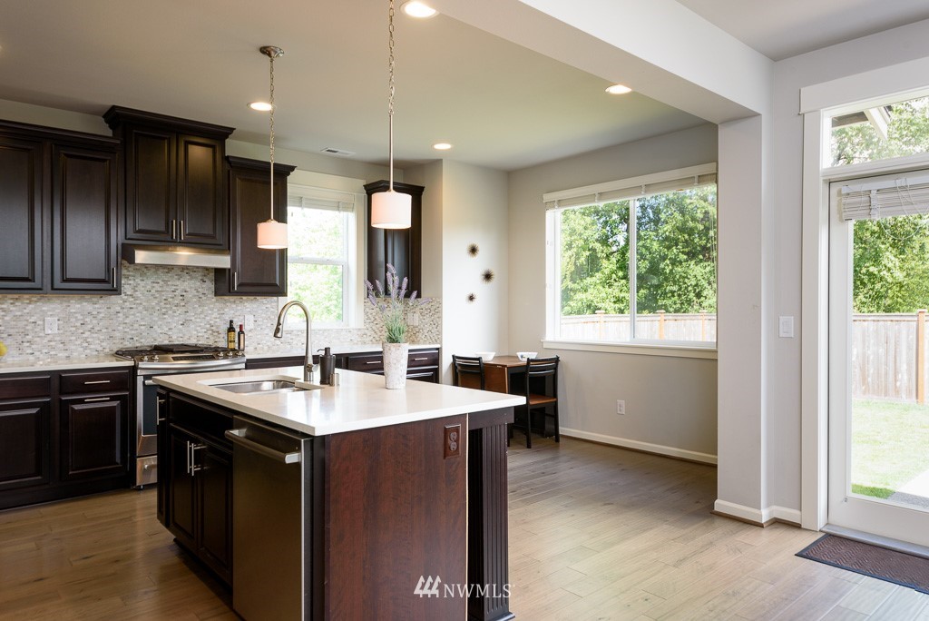 5602 Northeast 9th Street Renton, WA 98059 - Photo 10 of 25