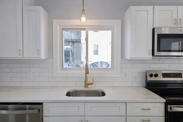 $579,900 | 18 Banks Street, Brockton, MA 02302