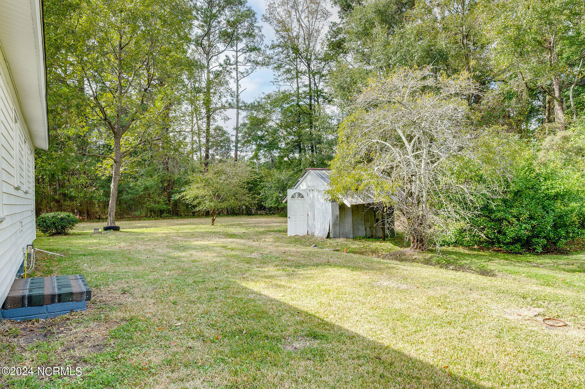 112 Pool Road Rose Hill, NC 28458 - Photo 24 of 26 112pool22