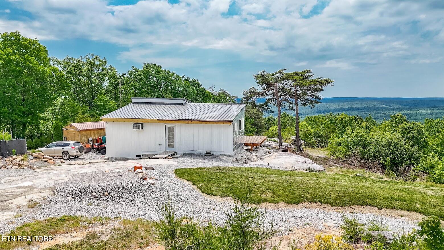 1407 Holloway Ridge Road Spring City, TN 37381 - Photo 4 of 60 14073
