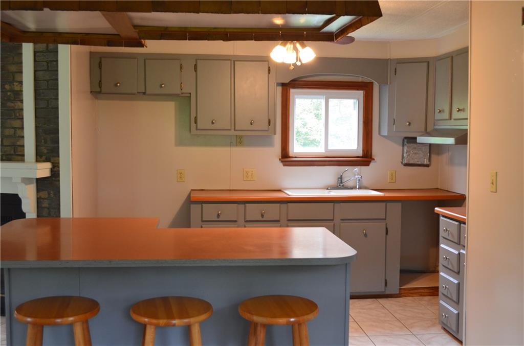 310 Pleasant Grove Road Prosperity, PA 15329 - Photo 7 of 12