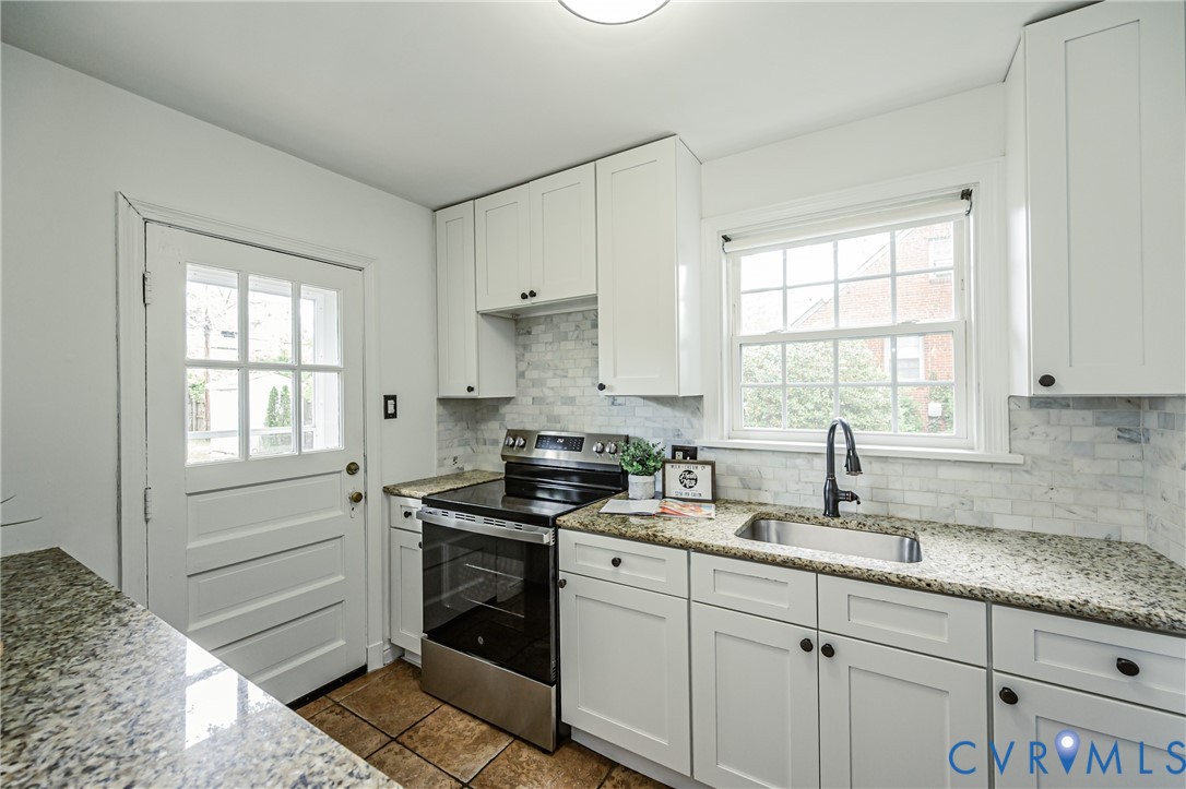 1312 Santa Rosa Road Henrico, VA 23229 - Photo 23 of 54 View from Kitchen to Backyard.