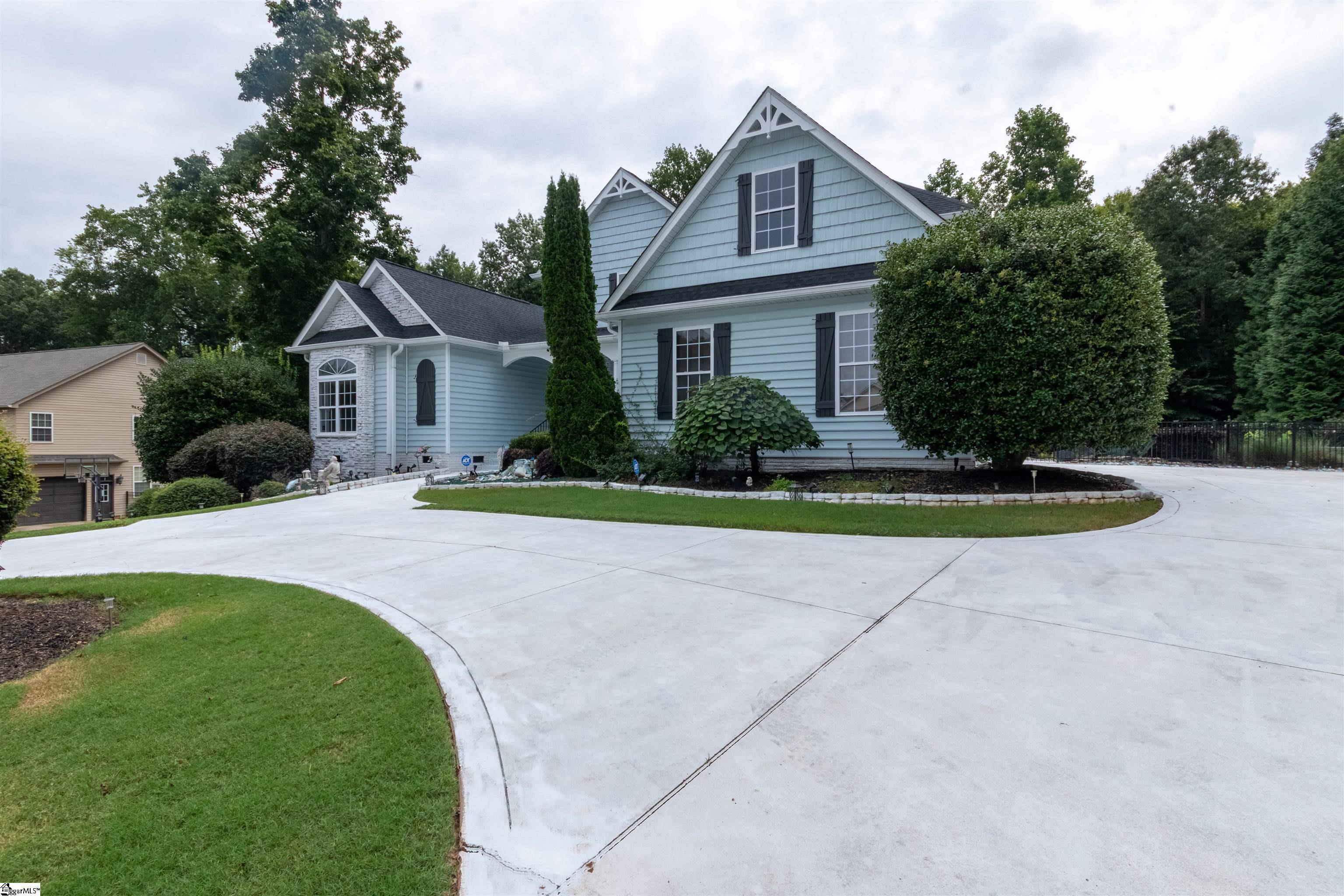 109 Creek Crossing Way Greer, SC 29651 - Photo 4 of 36