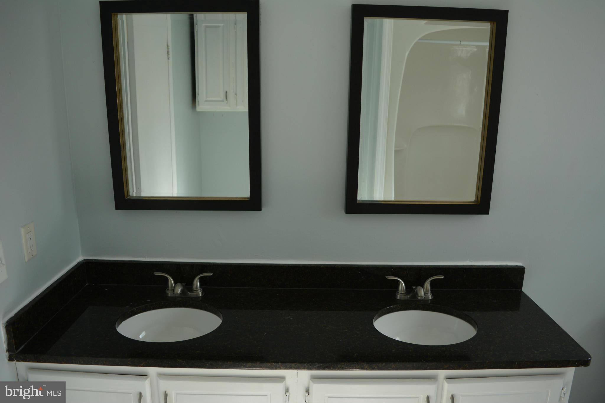 12254 Purcell Road Manassas, VA 20112 - Photo 20 of 23 Bath