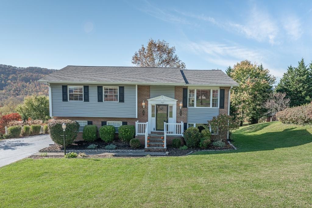 717 Azalea Road Daleville, VA 24083 - Photo 3 of 75 3 Front