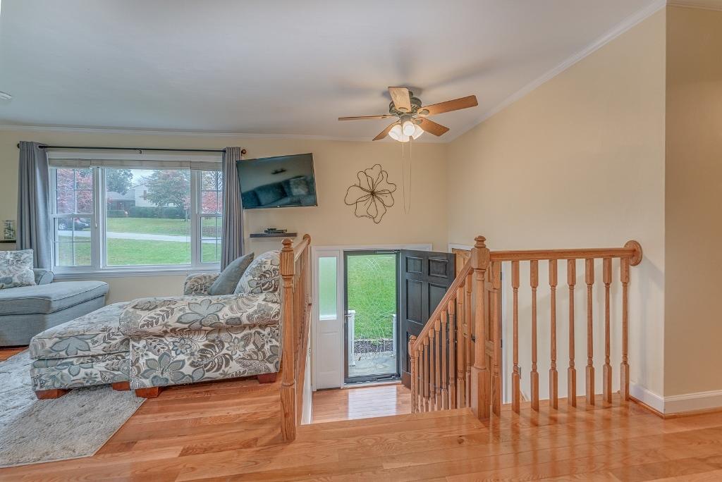 717 Azalea Road Daleville, VA 24083 - Photo 6 of 75 6 Interior Entry