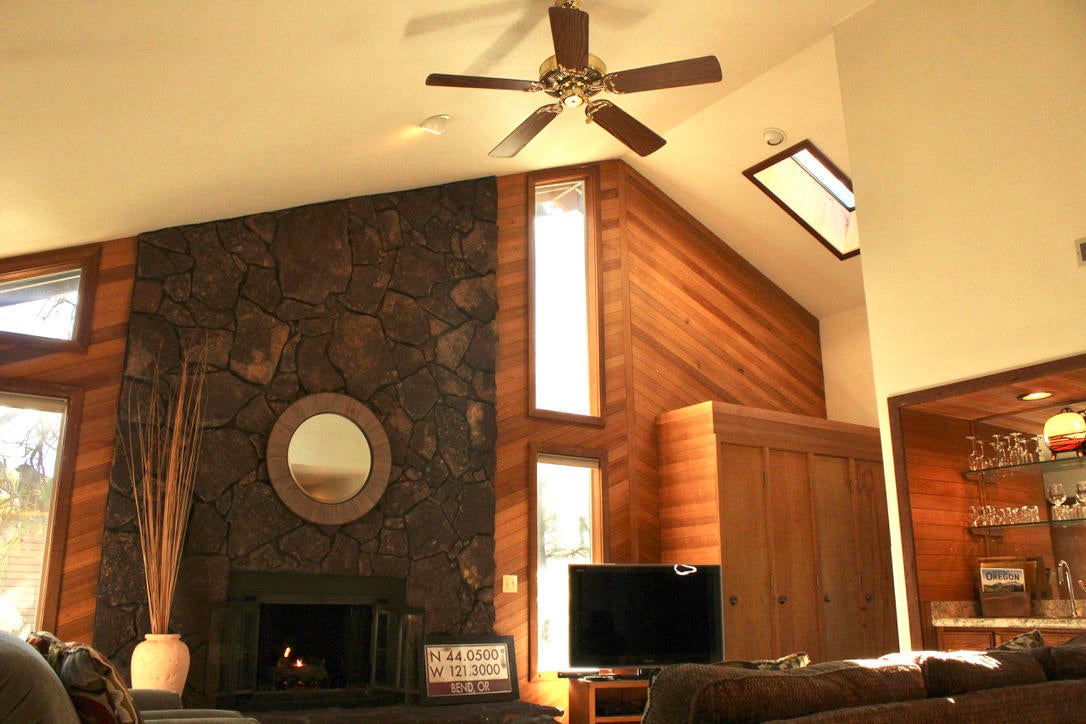 57326-12 Beaver Ridge Loop Sunriver, OR 97707 - Photo 9 of 24 9-lvrm_fan-R12