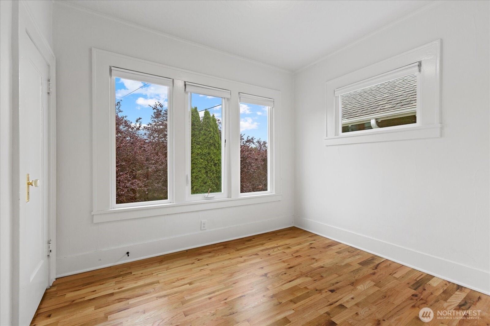 706 North 78th Street Seattle, WA 98103 - Photo 13 of 32