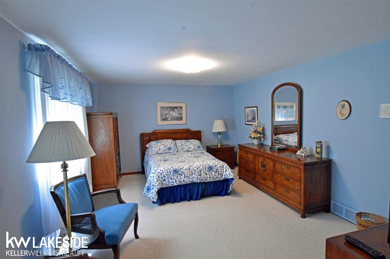 3953 Stonecrest Road West Bloomfield, MI 48322 - Photo 26 of 37 50043021-25.JPG