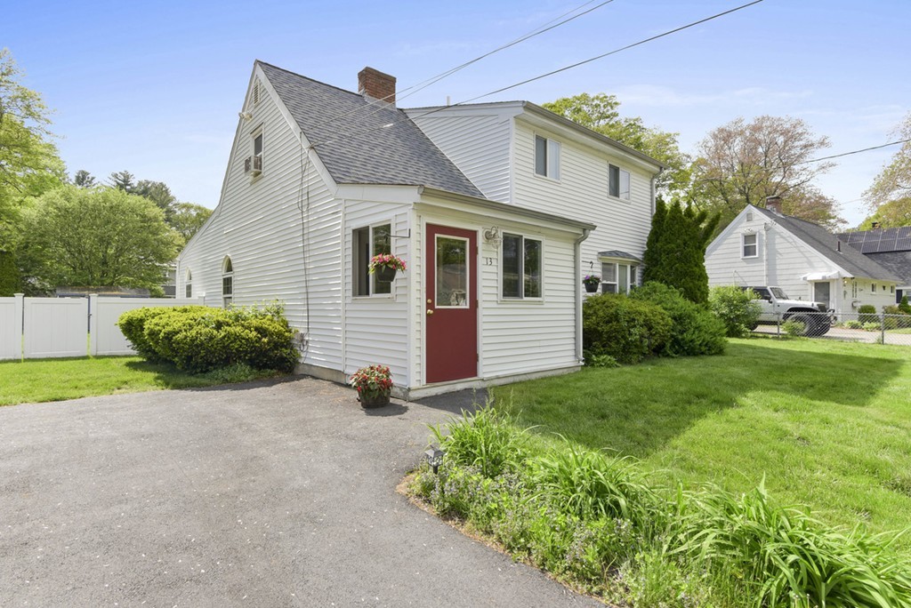 13 Vernon Road Natick, MA 01760 - Photo 1 of 29 Gallery Image 1