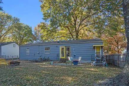 $250,000 | 8725 Larsen Street, Overland Park, KS 66214