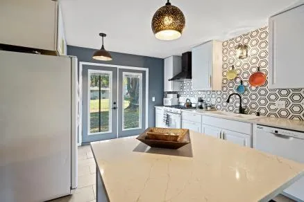 $250,000 | 8725 Larsen Street, Overland Park, KS 66214