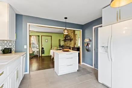 $250,000 | 8725 Larsen Street, Overland Park, KS 66214