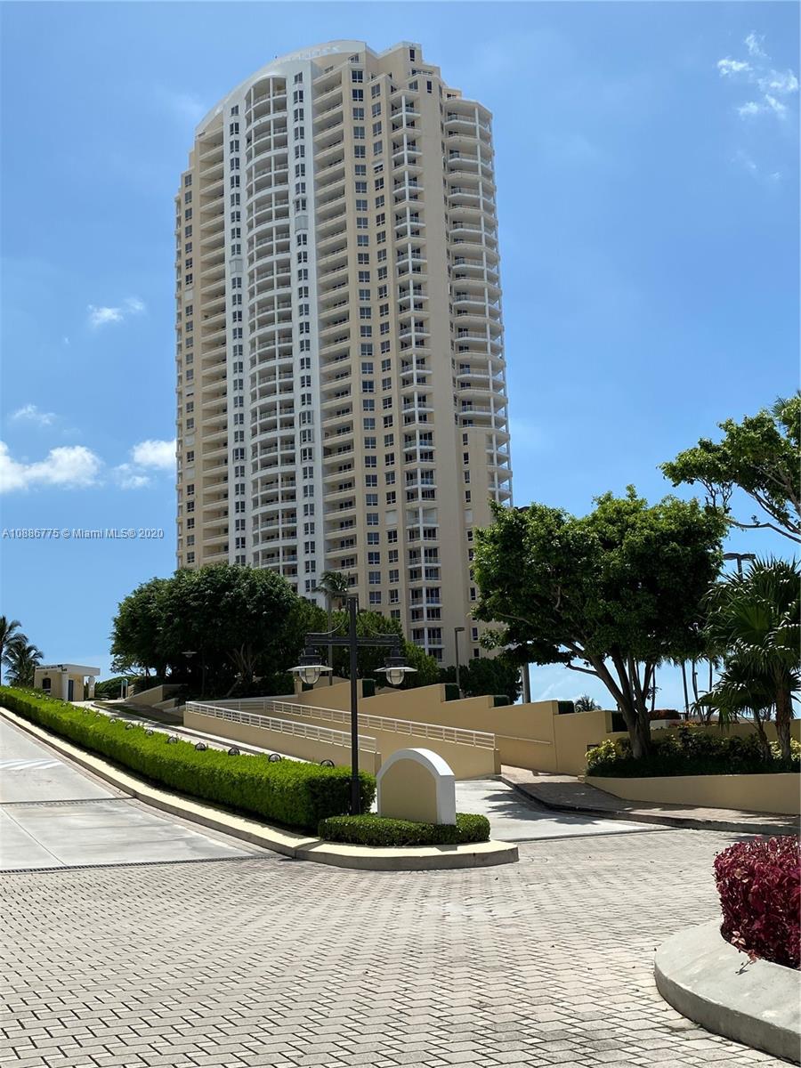 808 Brickell Key Drive, Unit 2601 Miami, FL 33131 - Photo 24 of 29 a front view of a building