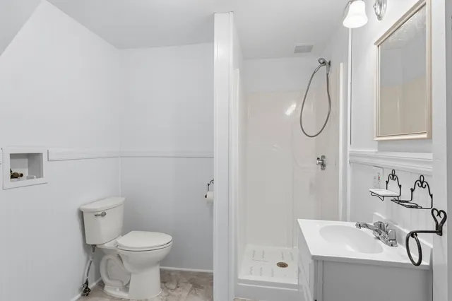 $319,500 | 2 Thundercastle Road, Readfield, ME 04355