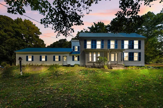 $319,500 | 2 Thundercastle Road, Readfield, ME 04355