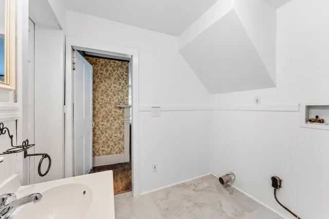 $319,500 | 2 Thundercastle Road, Readfield, ME 04355