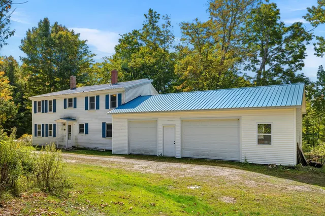 $319,500 | 2 Thundercastle Road, Readfield, ME 04355