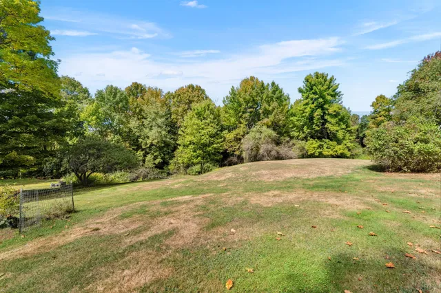 $319,500 | 2 Thundercastle Road, Readfield, ME 04355