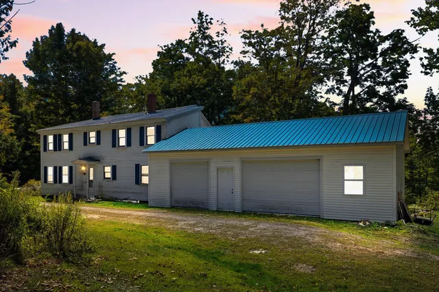 $319,500 | 2 Thundercastle Road, Readfield, ME 04355