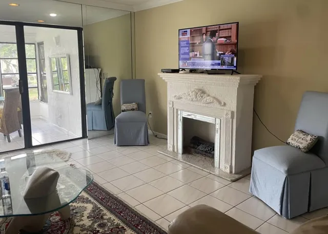 $2,275 | 21218 Lago Circle, Unit B, Boca Raton, FL 33433