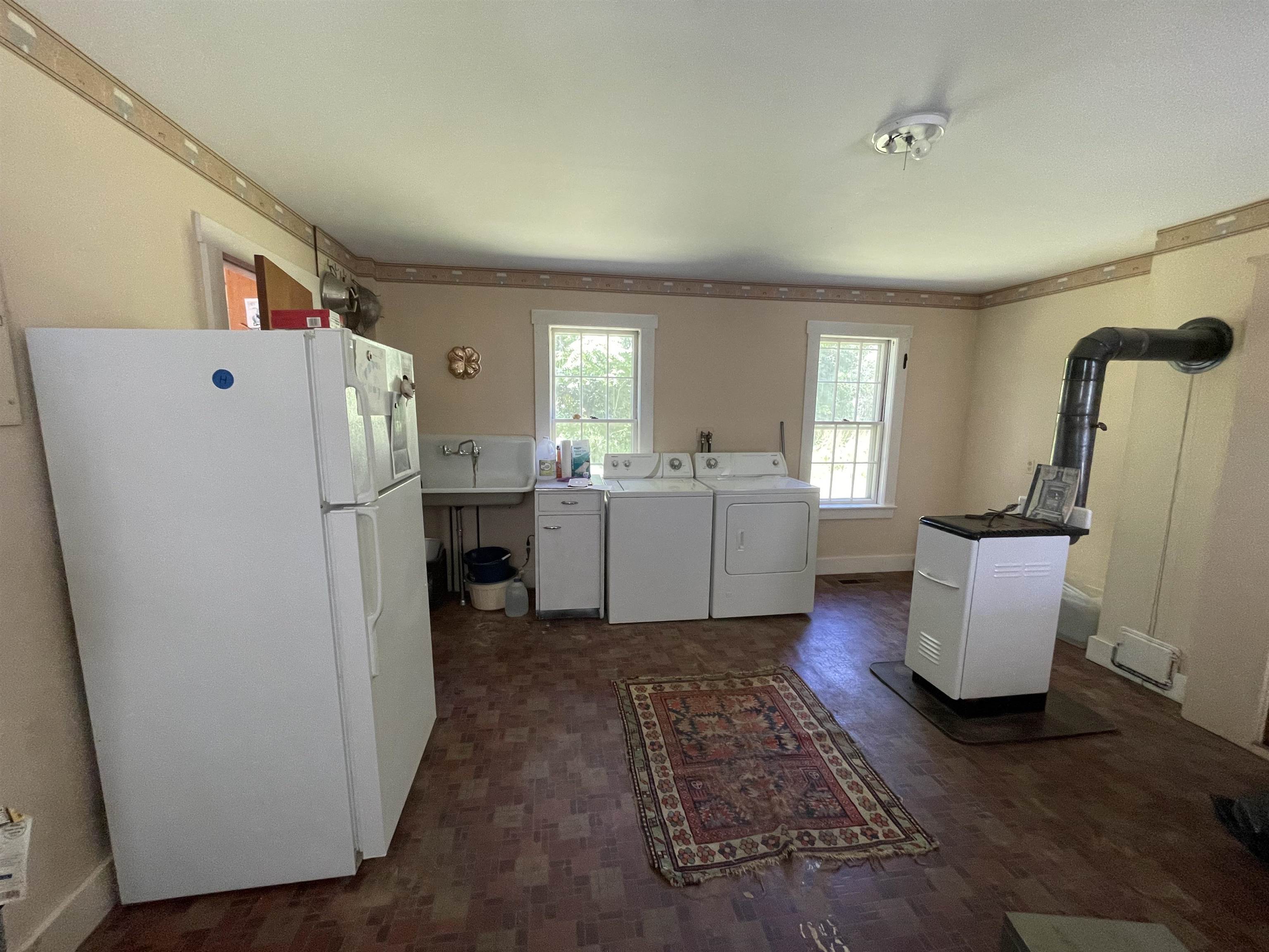 346 Hewitt Hill Road Pomfret, VT 05053 - Photo 6 of 38