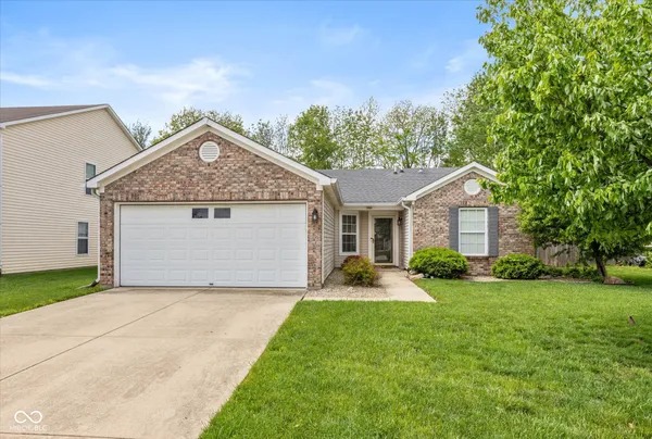 $235,000 | 560 Runnymede Court, Greenfield, IN 46140