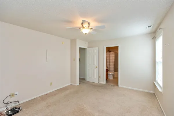 $235,000 | 560 Runnymede Court, Greenfield, IN 46140