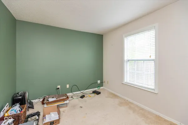 $235,000 | 560 Runnymede Court, Greenfield, IN 46140
