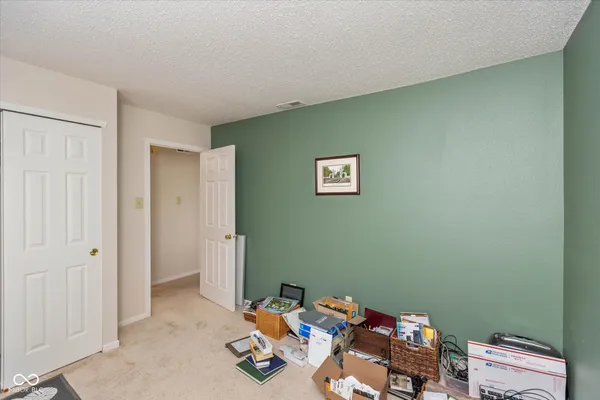 $235,000 | 560 Runnymede Court, Greenfield, IN 46140