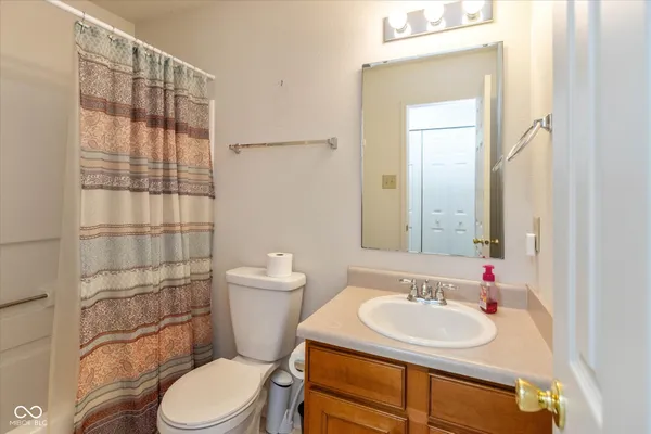 $235,000 | 560 Runnymede Court, Greenfield, IN 46140