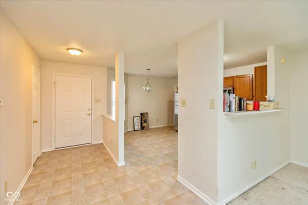 $235,000 | 560 Runnymede Court, Greenfield, IN 46140