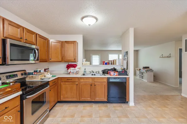 $235,000 | 560 Runnymede Court, Greenfield, IN 46140