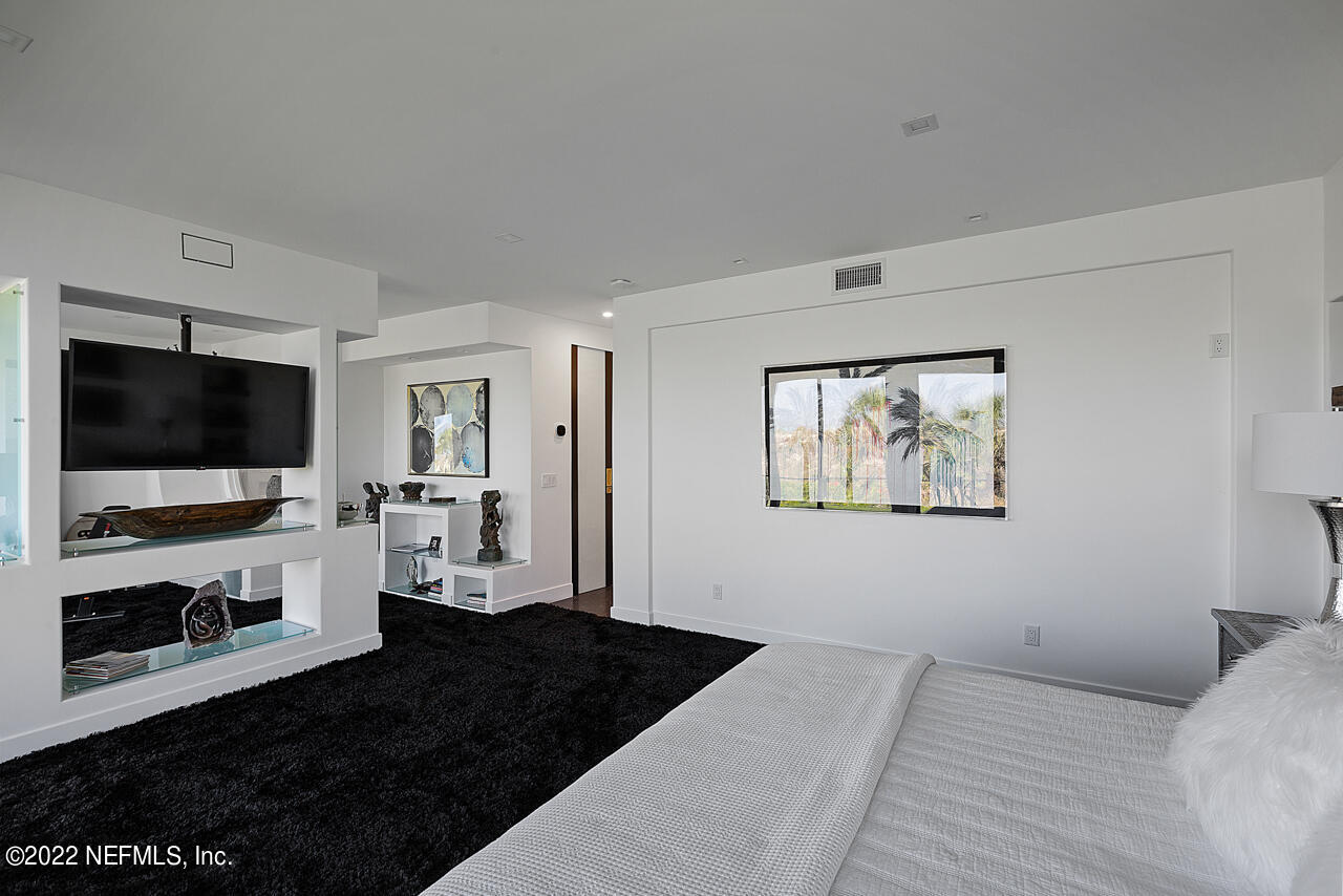 1304 Strand Street Neptune Beach, FL 32266 - Photo 10 of 58 Floating Wall