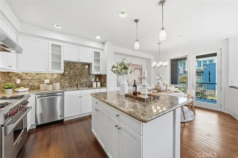 $1,145,000 | 5506 West 149th Place, Unit 5, Hawthorne, CA 90250