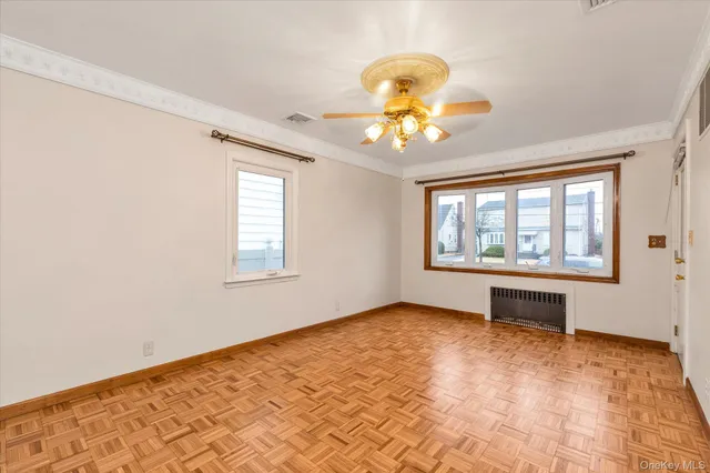 $1,099,000 | 203 Pershing Parkway, Mineola, NY 11501