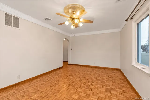 $1,099,000 | 203 Pershing Parkway, Mineola, NY 11501