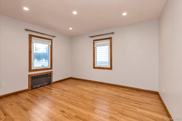 $1,099,000 | 203 Pershing Parkway, Mineola, NY 11501