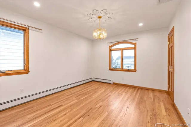 $1,099,000 | 203 Pershing Parkway, Mineola, NY 11501