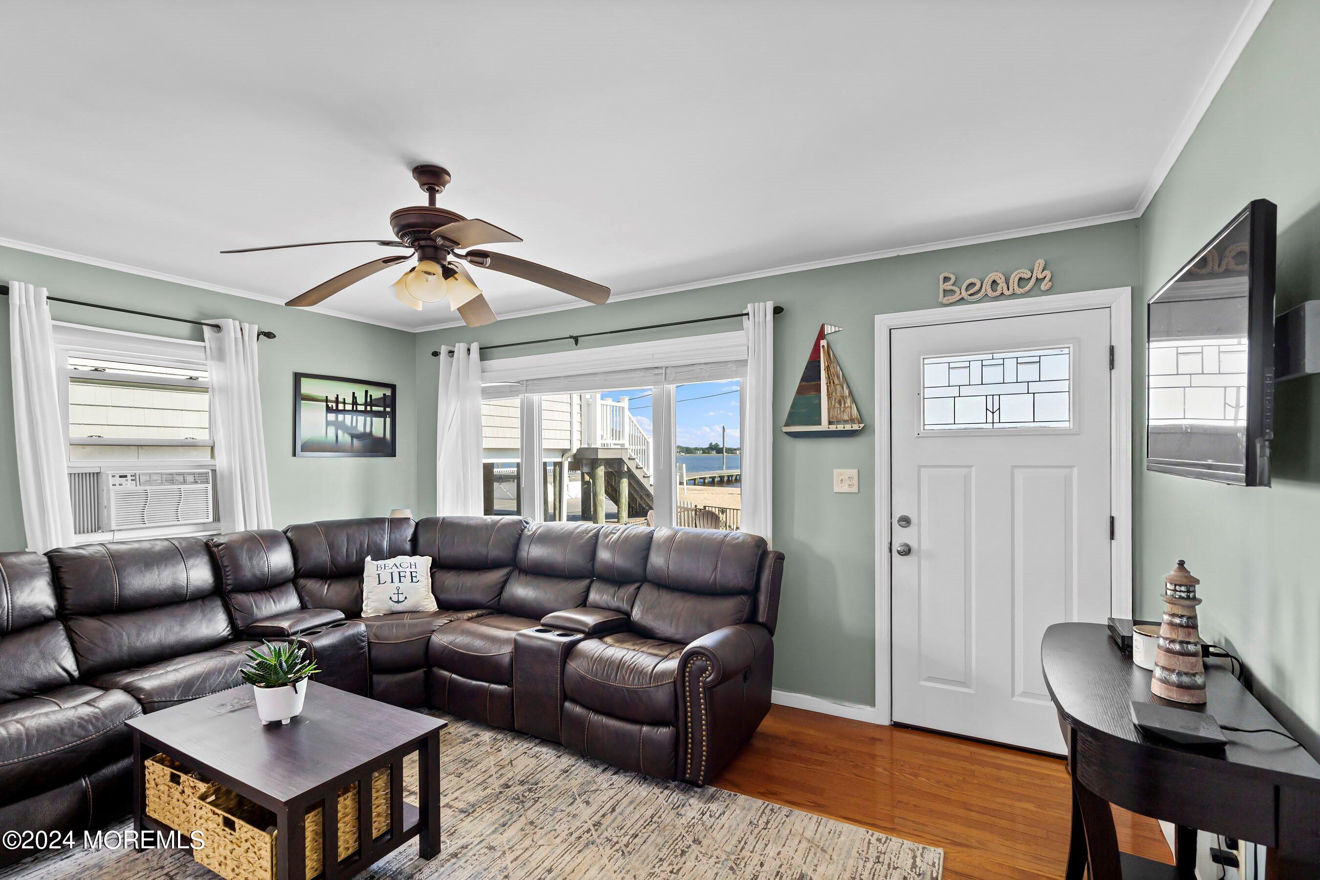 504 East Riviera Avenue Ocean Gate, NJ 08740 - Photo 11 of 17 11-Living and Foyer