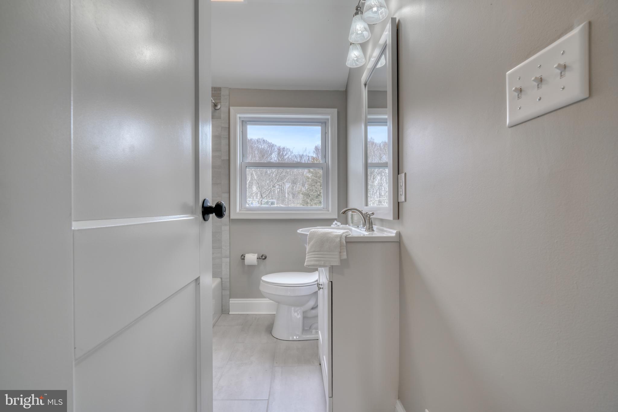 3015 Vulcan Road Dundalk, MD 21222 - Photo 24 of 42 FULL BATH (UPPER LVL)