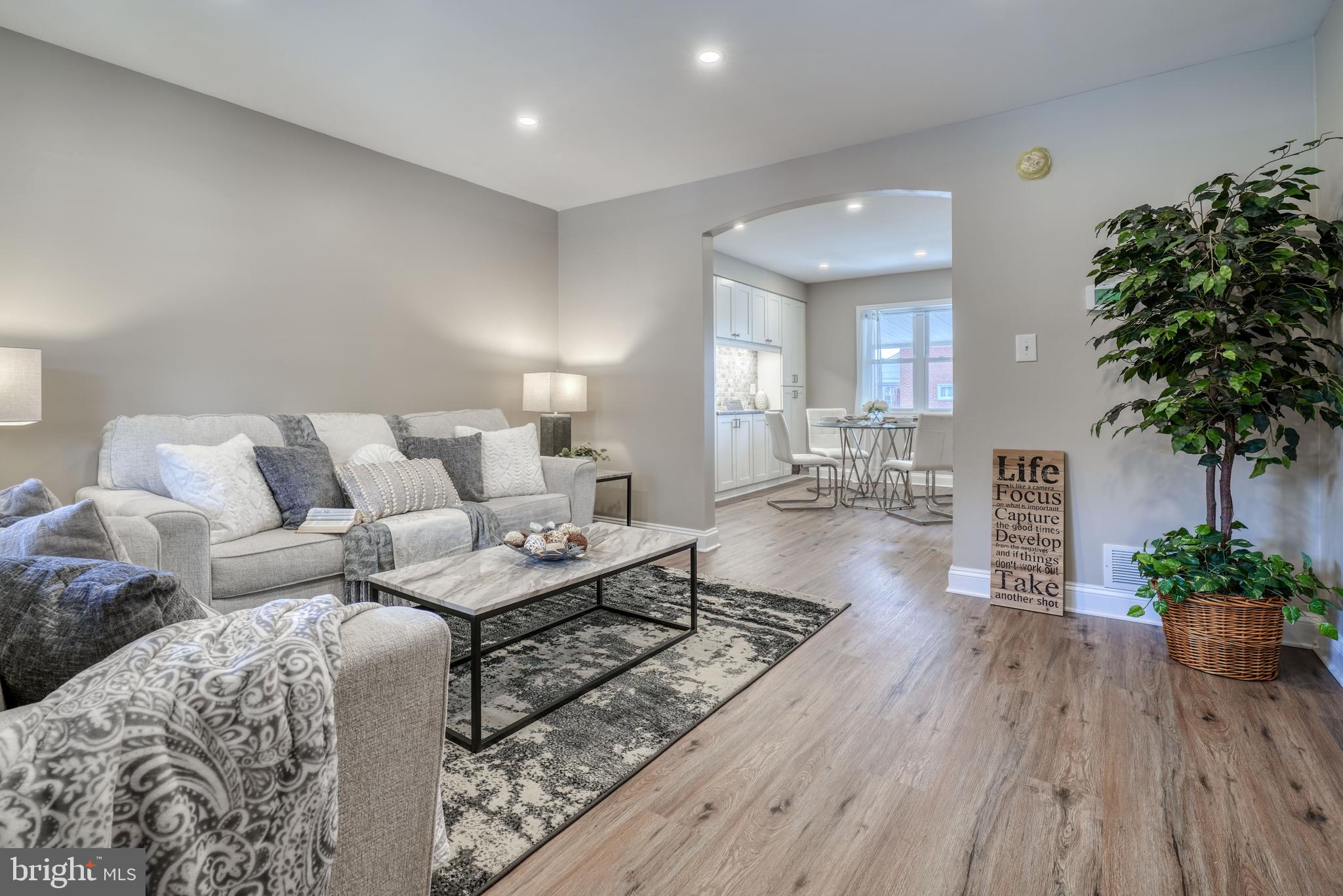 3015 Vulcan Road Dundalk, MD 21222 - Photo 8 of 42 SPACIOUS LIVING ROOM